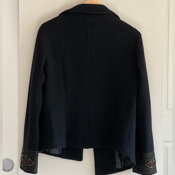 Icelandic Jacket with Embroidery Details - SIZE LARGE - Picture 9 of 15